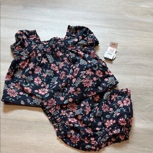 NWT GAP Baby Floral Outfit - Navy and pink 12-18 months